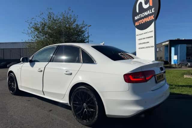 Audi A4 (2014) thumbnail 3