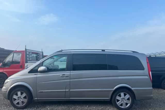 Mercedes-Benz Viano (2010) thumbnail 2