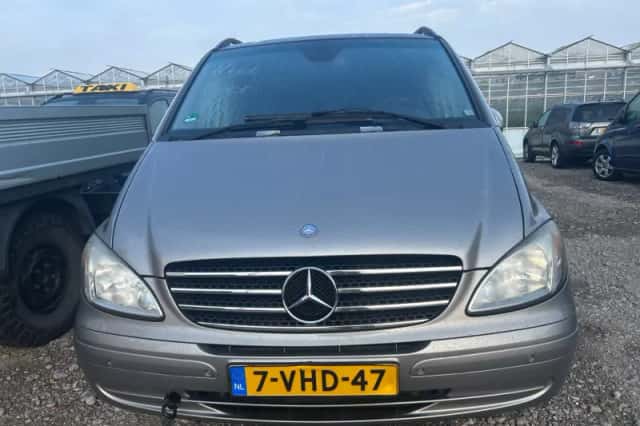 Mercedes-Benz Viano (2010) thumbnail 6