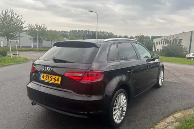 Audi A3 (2013) thumbnail 5