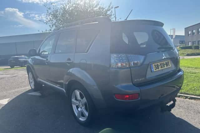 Mitsubishi Outlander (2007) thumbnail 3