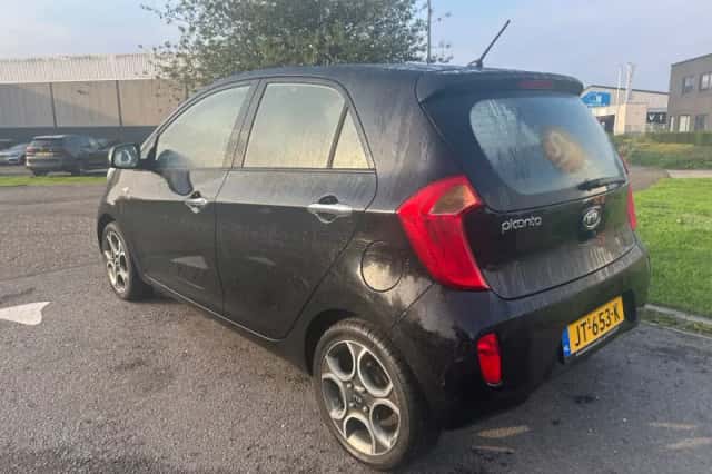 Kia Picanto (2012) thumbnail 3