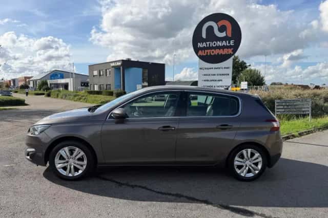 Peugeot 308 (2014) thumbnail 2