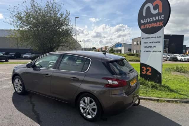 Peugeot 308 (2014) thumbnail 3