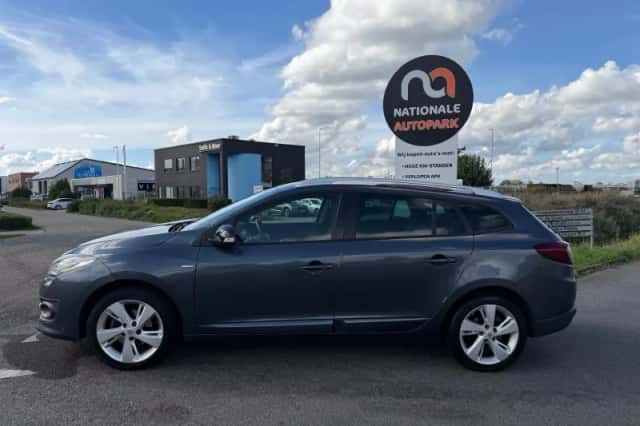 Renault Mégane (2015) thumbnail 2