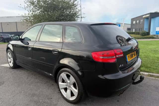 Audi A3 (2009) thumbnail 3