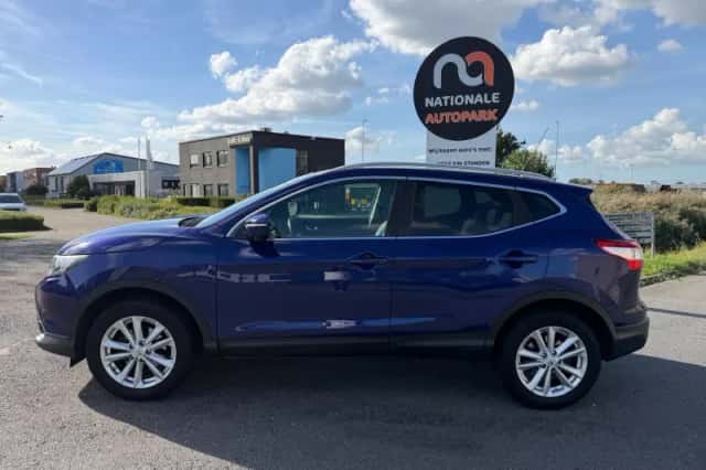 Nissan Qashqai (2015) thumbnail 2