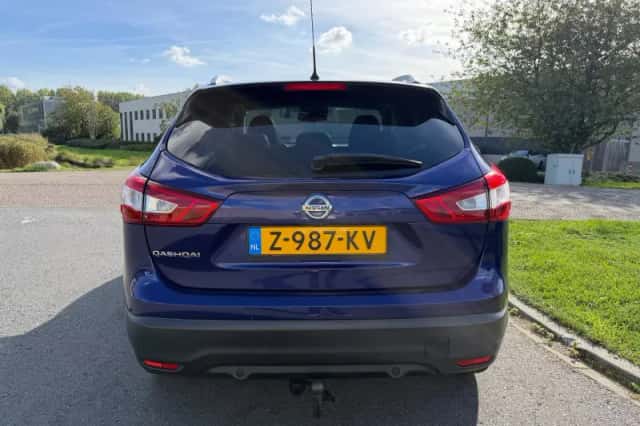 Nissan Qashqai (2015) thumbnail 4