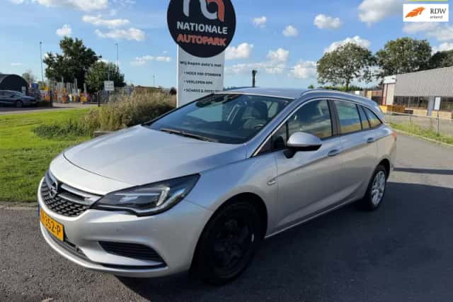 Opel Astra (2018) thumbnail 1