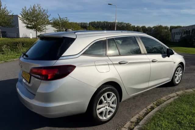 Opel Astra (2018) thumbnail 5