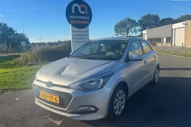 Hyundai i20 (2015) thumbnail 1