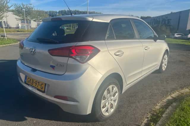 Hyundai i20 (2015) thumbnail 5