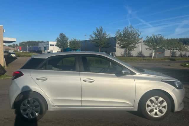 Hyundai i20 (2015) thumbnail 6