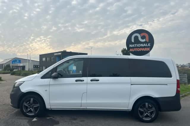 Mercedes-Benz Vito (2016) thumbnail 2
