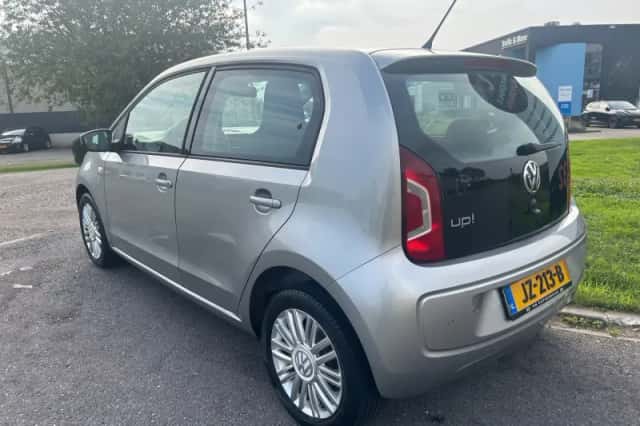 Volkswagen Up! (2014) thumbnail 3