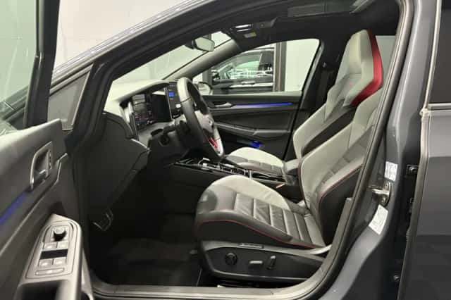 Volkswagen Golf (2025) thumbnail 5