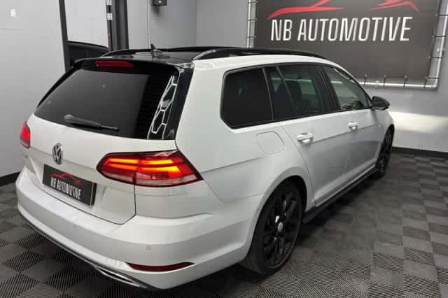 Volkswagen Golf (2017) thumbnail 2