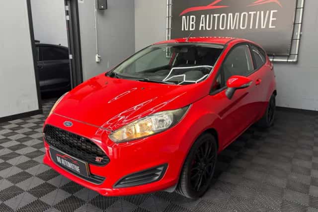 Ford Fiesta (2015) thumbnail 1