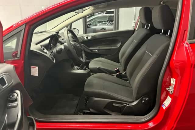 Ford Fiesta (2015) thumbnail 5