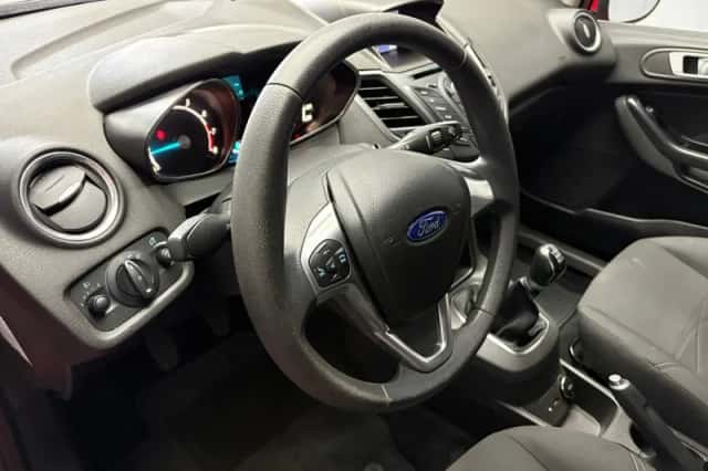 Ford Fiesta (2015) thumbnail 6