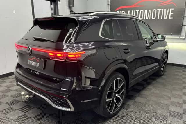Volkswagen Tiguan (2024) thumbnail 2