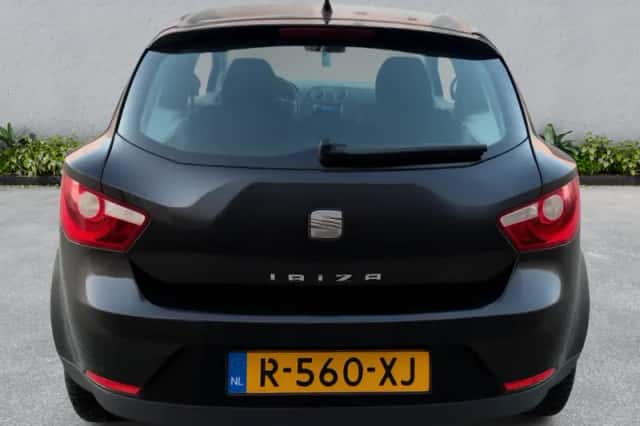 SEAT Ibiza (2011) thumbnail 4