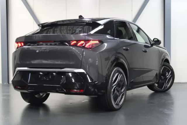 Peugeot e-3008 (2025) thumbnail 3