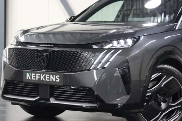 Peugeot e-3008 (2025) thumbnail 5