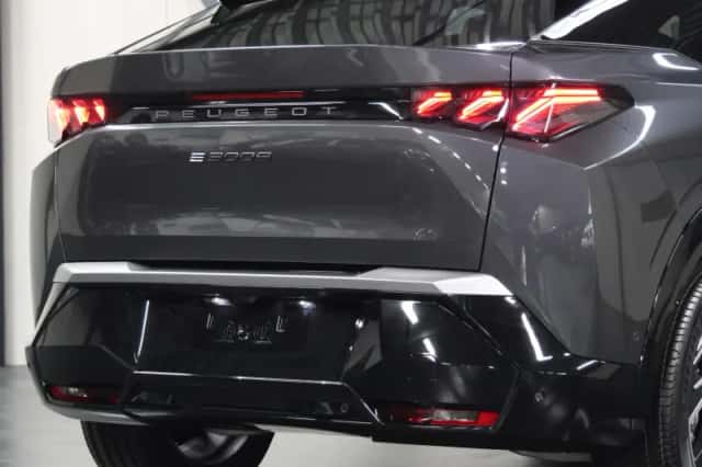 Peugeot e-3008 (2025) thumbnail 6