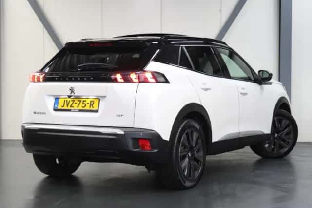Peugeot e-2008 (2023) thumbnail 3