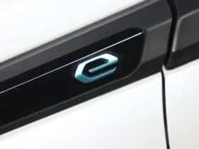Peugeot e-2008 (2023) thumbnail 24