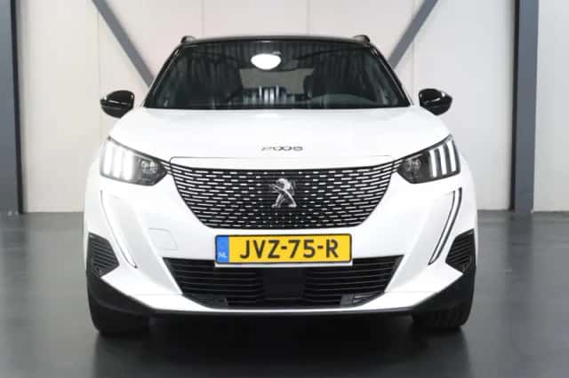 Peugeot e-2008 (2023) thumbnail 5