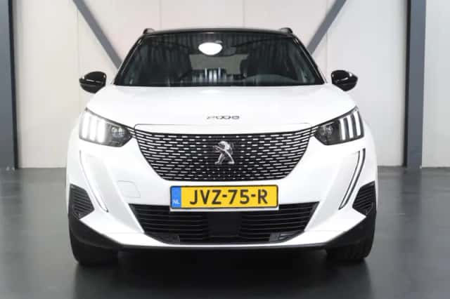 Peugeot e-2008 (2023) thumbnail 5