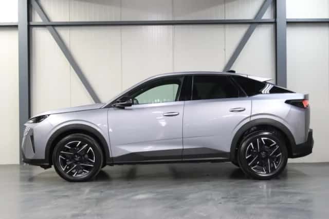 Peugeot 3008 (2025) thumbnail 2