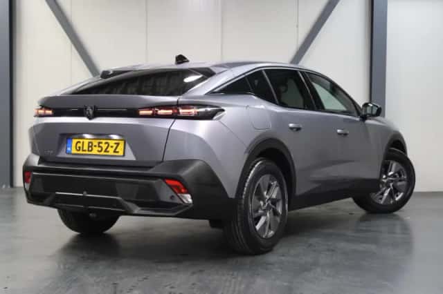 Peugeot 408 (2024) thumbnail 3