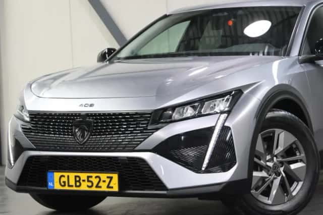 Peugeot 408 (2024) thumbnail 5