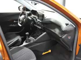 Peugeot 2008 (2022) thumbnail 8