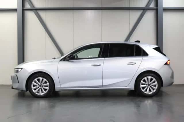 Opel Astra (2025) thumbnail 2