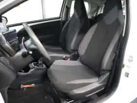 Peugeot 108 (2021) thumbnail 11