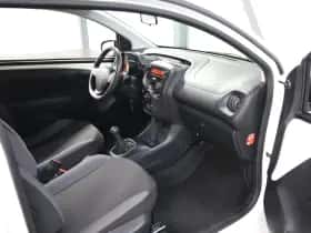 Peugeot 108 (2021) thumbnail 8