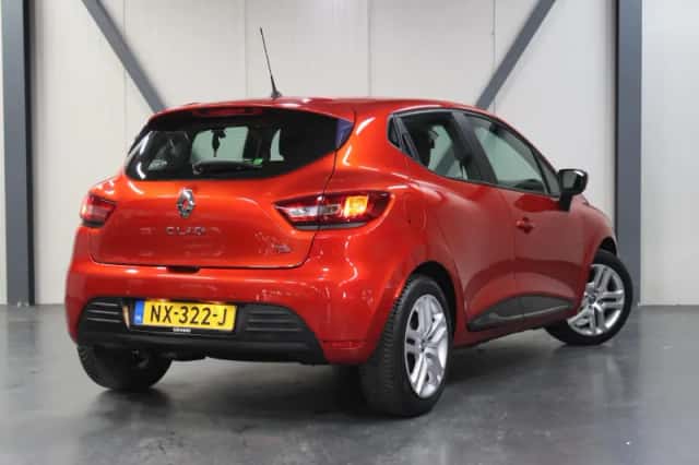 Renault Clio (2017) thumbnail 3