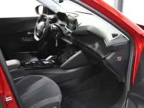 Peugeot 2008 (2022) thumbnail 9