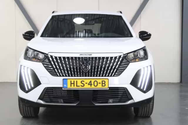 Peugeot 2008 (2025) thumbnail 4