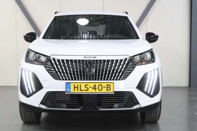 Peugeot 2008 (2025) thumbnail 4