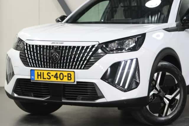 Peugeot 2008 (2025) thumbnail 5