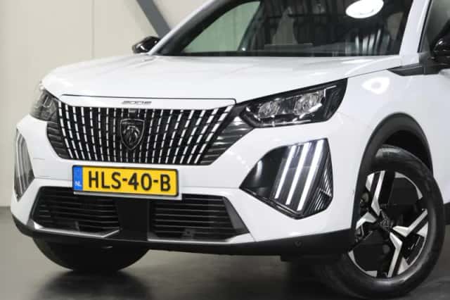 Peugeot 2008 (2025) thumbnail 5
