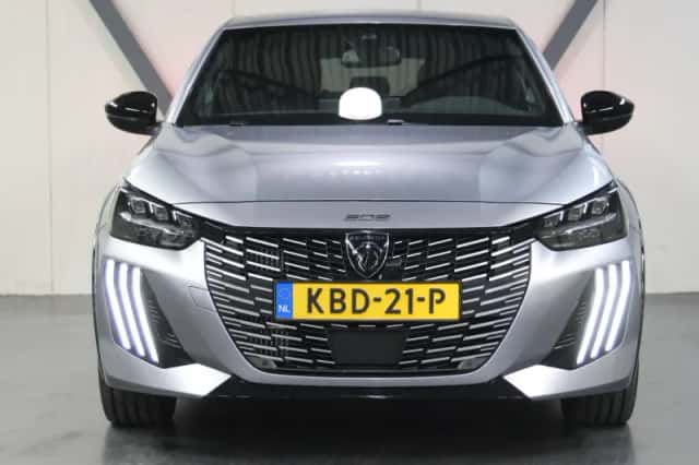 Peugeot 208 (2025) thumbnail 5