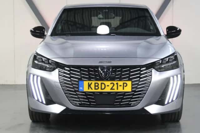 Peugeot 208 (2025) thumbnail 5