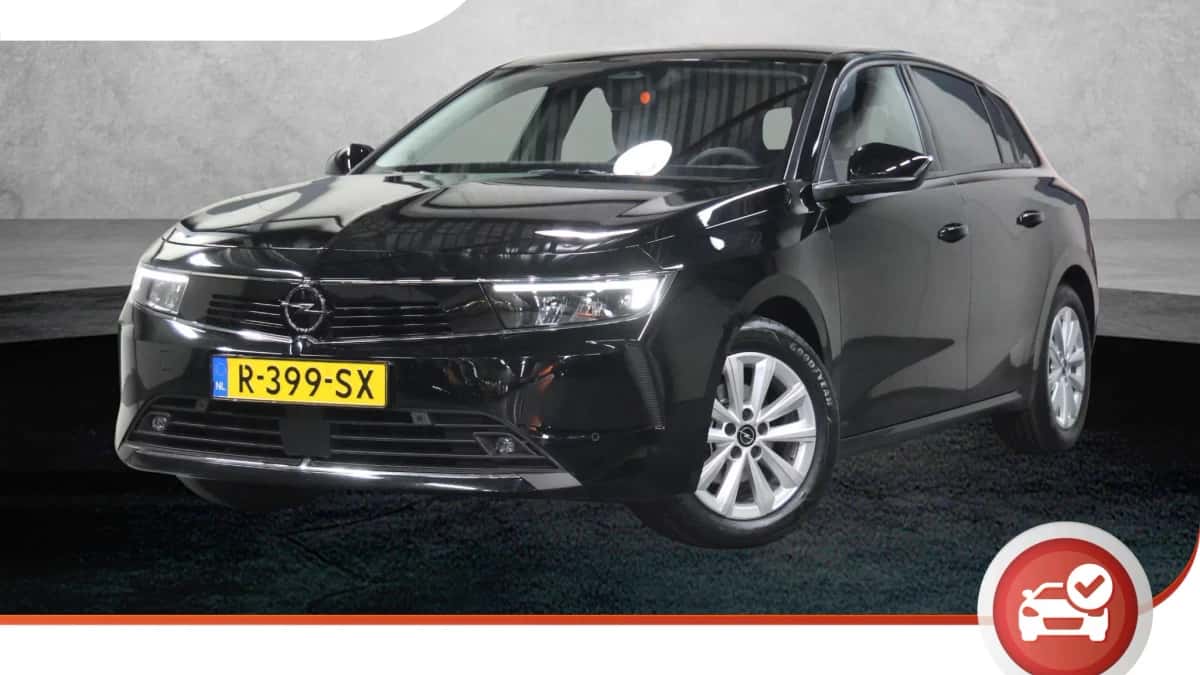 Opel Astra (2022) — foto 1