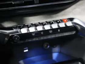 Peugeot 3008 (2023) thumbnail 36